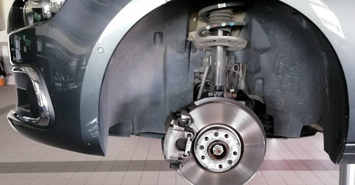 Wear parts on the chassis